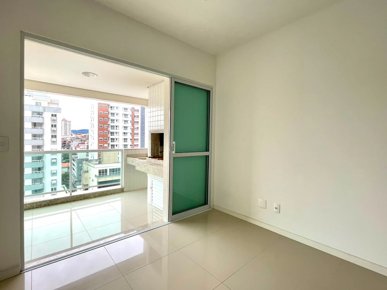 Apartamento com 2 quartos, suíte e varanda com churrasqueira — photo 4