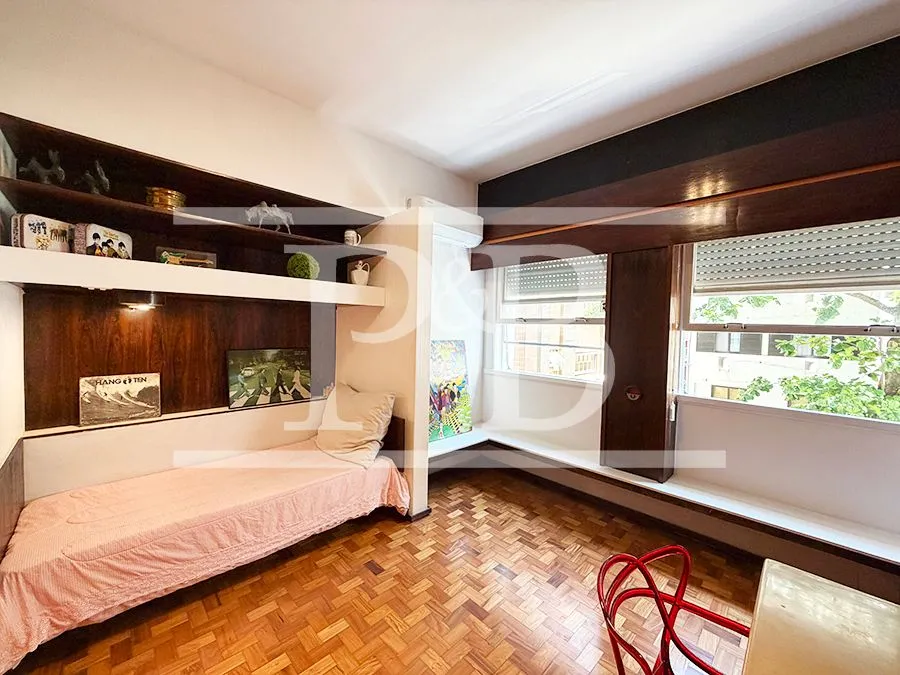 310 m² apartment with floor-to-ceiling windows and a bathtub — photo 17