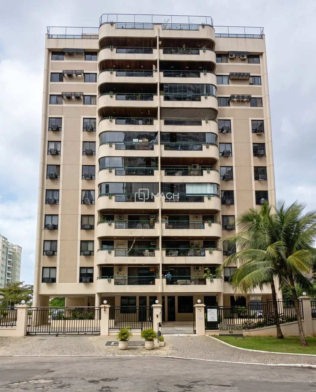 Unfurnished 4-bedroom apartment with 2 parking spots — photo 8