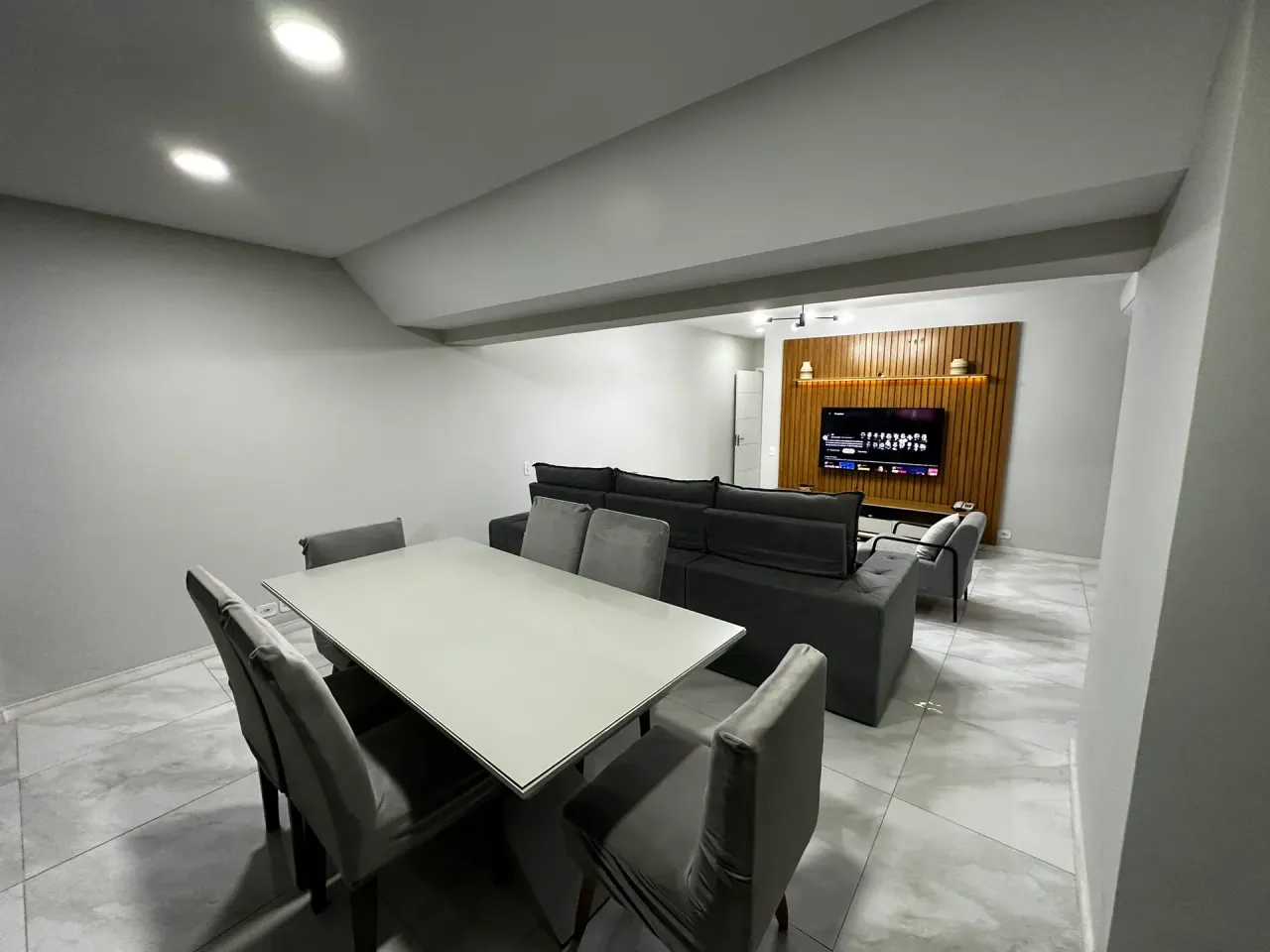 Furnished apartment with 2 bedrooms and 2 parking spaces — photo 7