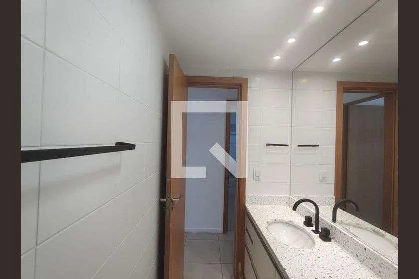 85 m² apartment with 3 bedrooms and a glass-enclosed balcony — photo 10