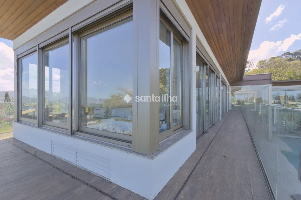 House with 6 en-suite bedrooms and 8 bathrooms, 1350 m² — photo 3