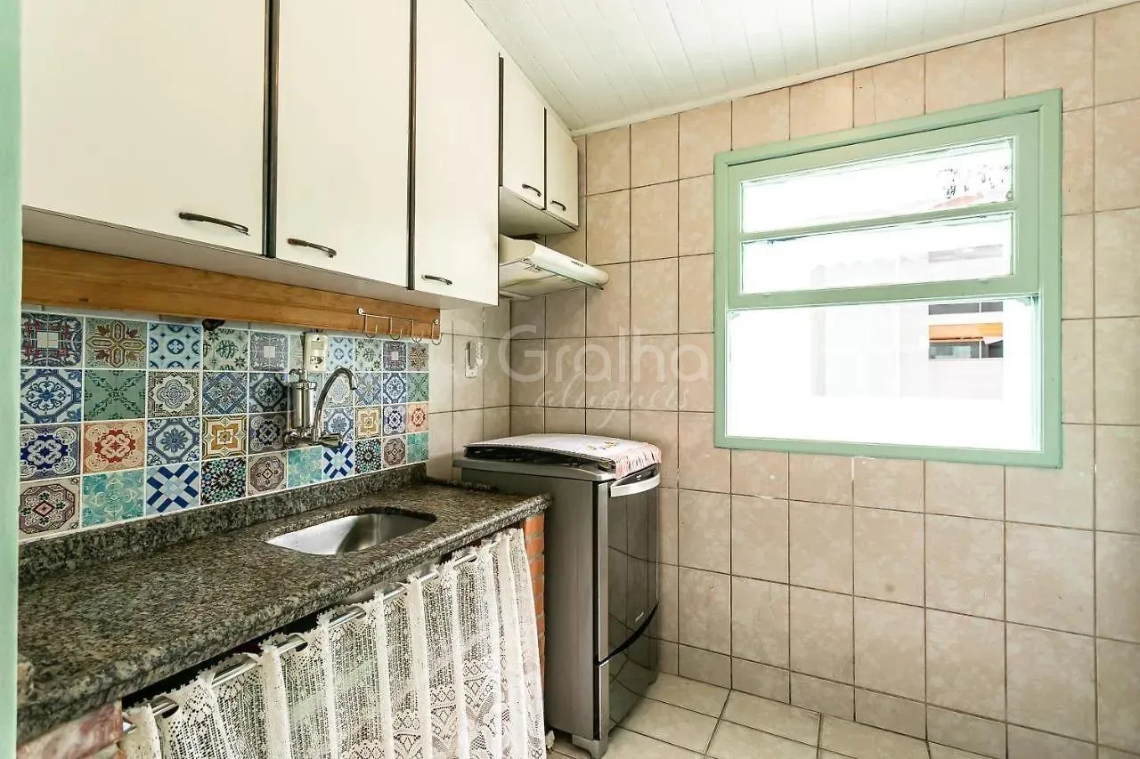 Casa com 6 quartos e churrasqueira na varanda — photo 12