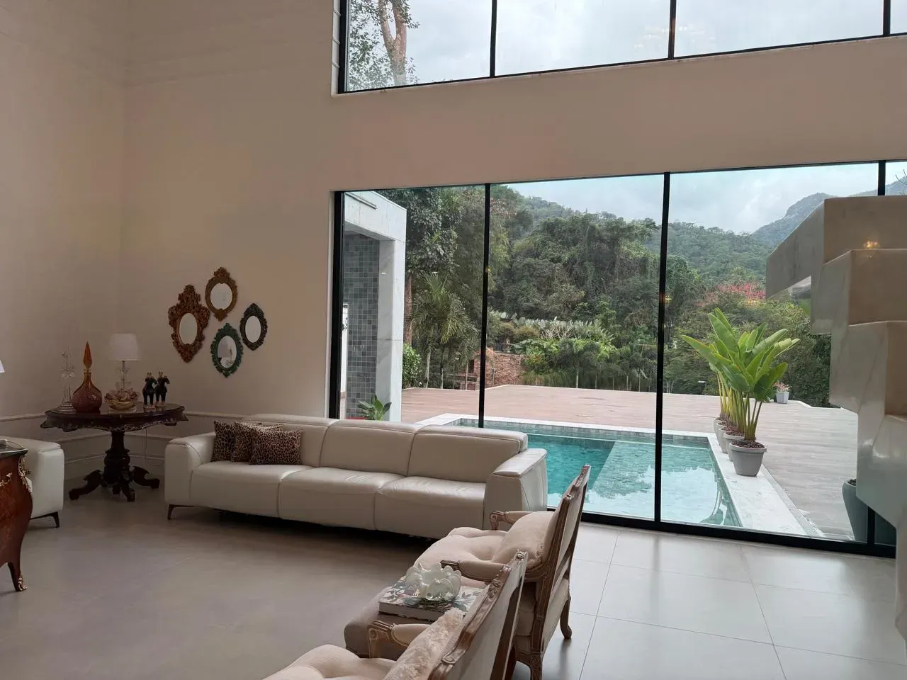 Casa de 5 quartos com jardim, Itanhangá