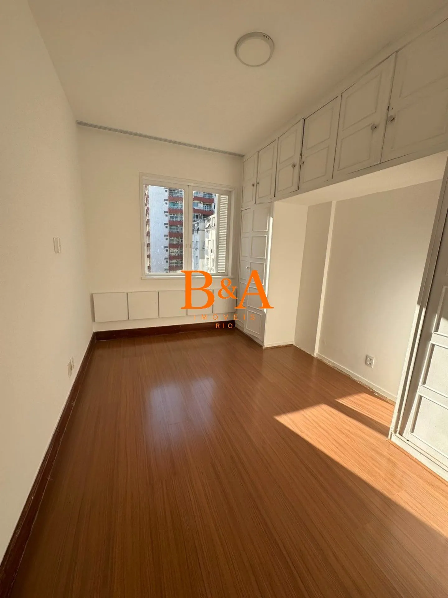 Apartment, 120 m², with wood or laminate floors — photo 6