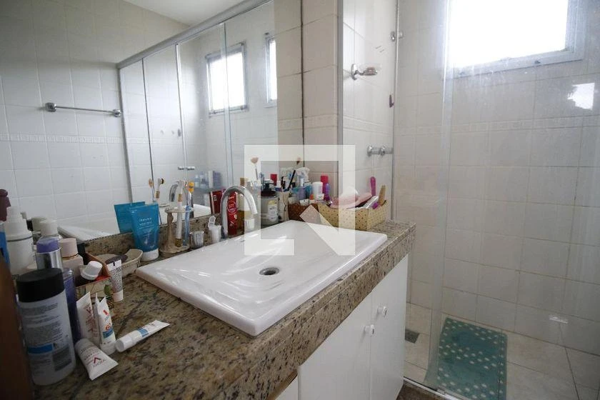 3-bedroom rental apartment with an enclosed balcony — photo 6