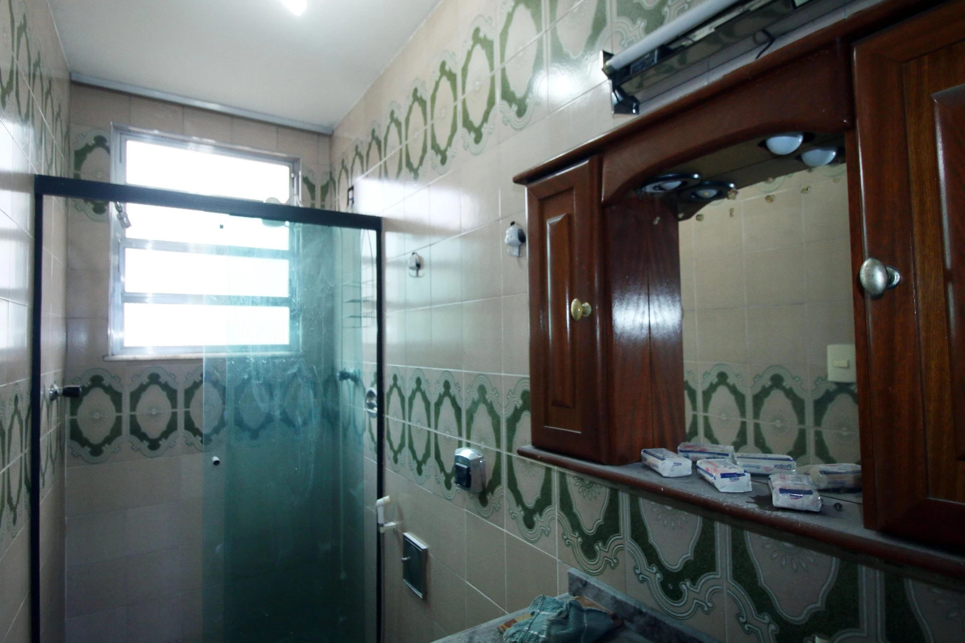 2-bedroom apartment in a building with a gym — photo 2