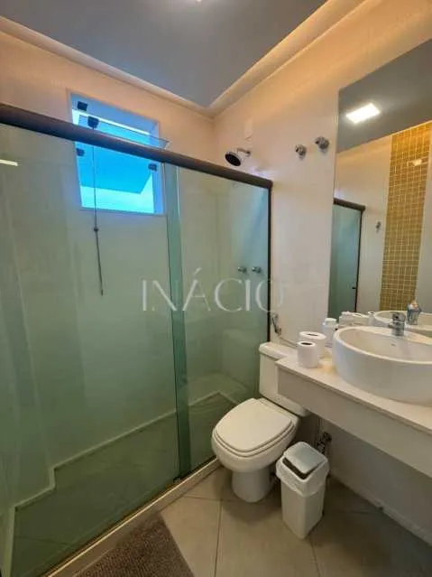 Jacuzzi y 5 dormitorios: casa de 300 m² — photo 16