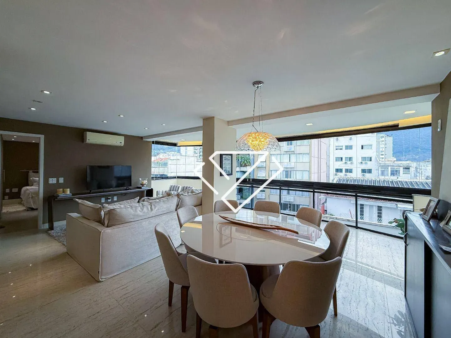 Furnished 4-bedroom apartment on the 6th floor — photo 26