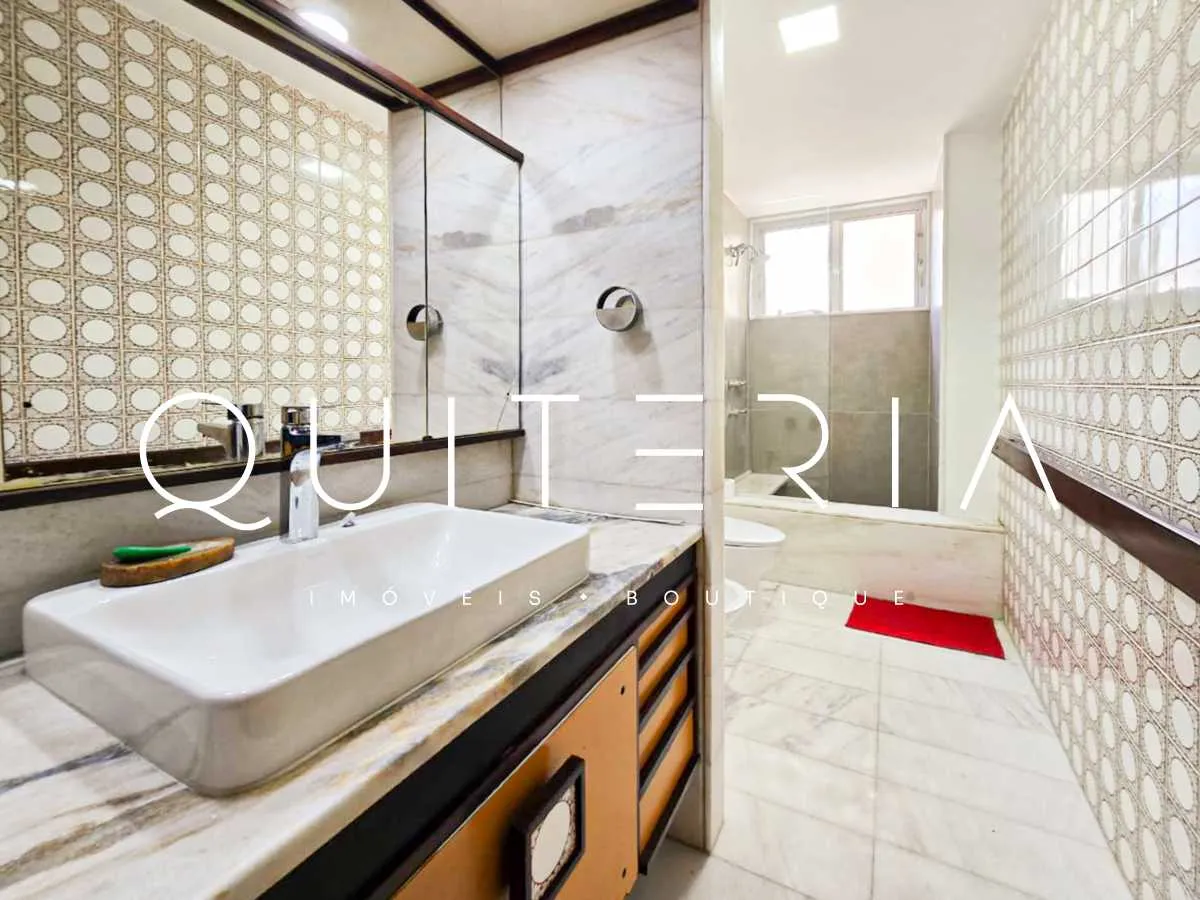 4-bedroom apartment with 4 bathrooms across 300 m² — photo 23