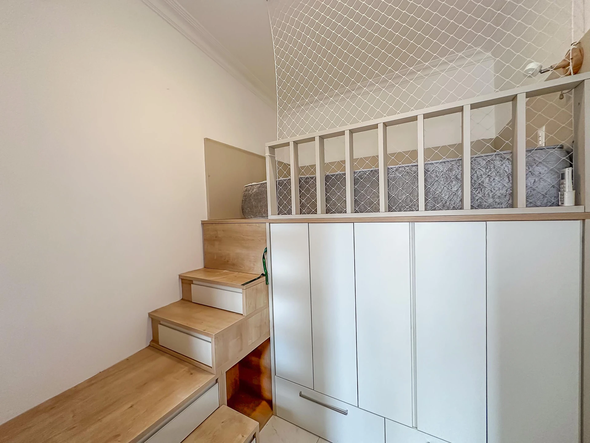 Apartamento de 1 dormitorio con cocina abierta al salón — photo 14