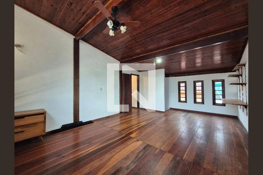3-bedroom house with a home office — photo 19