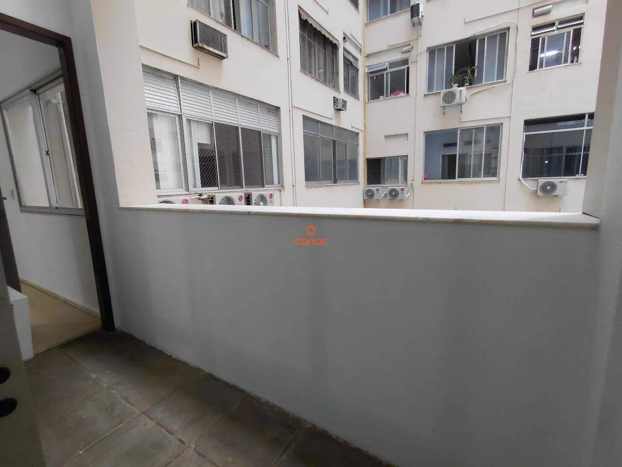 Wood or laminate floors in a 2-bedroom apartment, 88 m² — photo 18