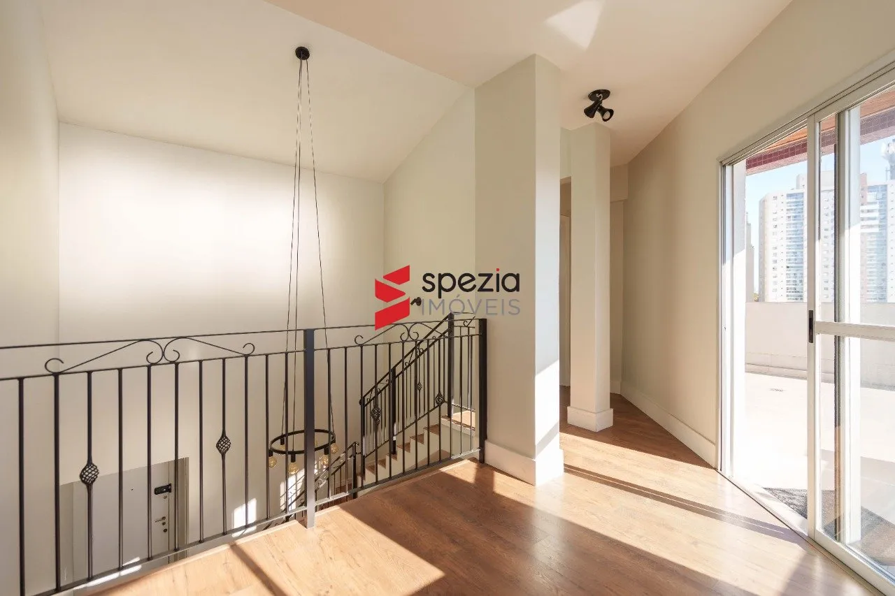 Duplex rental unit with 3 bedrooms and 3 bathrooms — photo 11