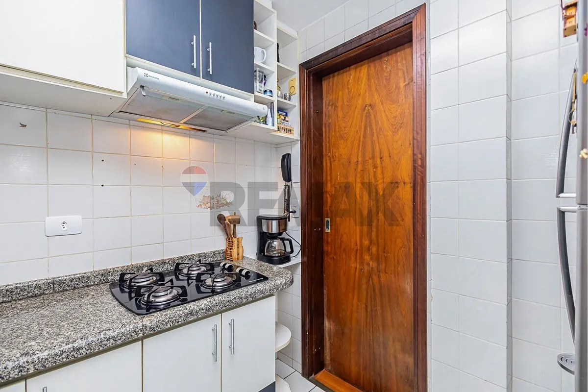 67 m² apartment with a washing machine and a bathtub — photo 12