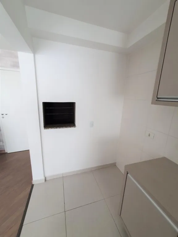 Apartamento de 2 quartos com cozinha fechada e fogão a gás — photo 8