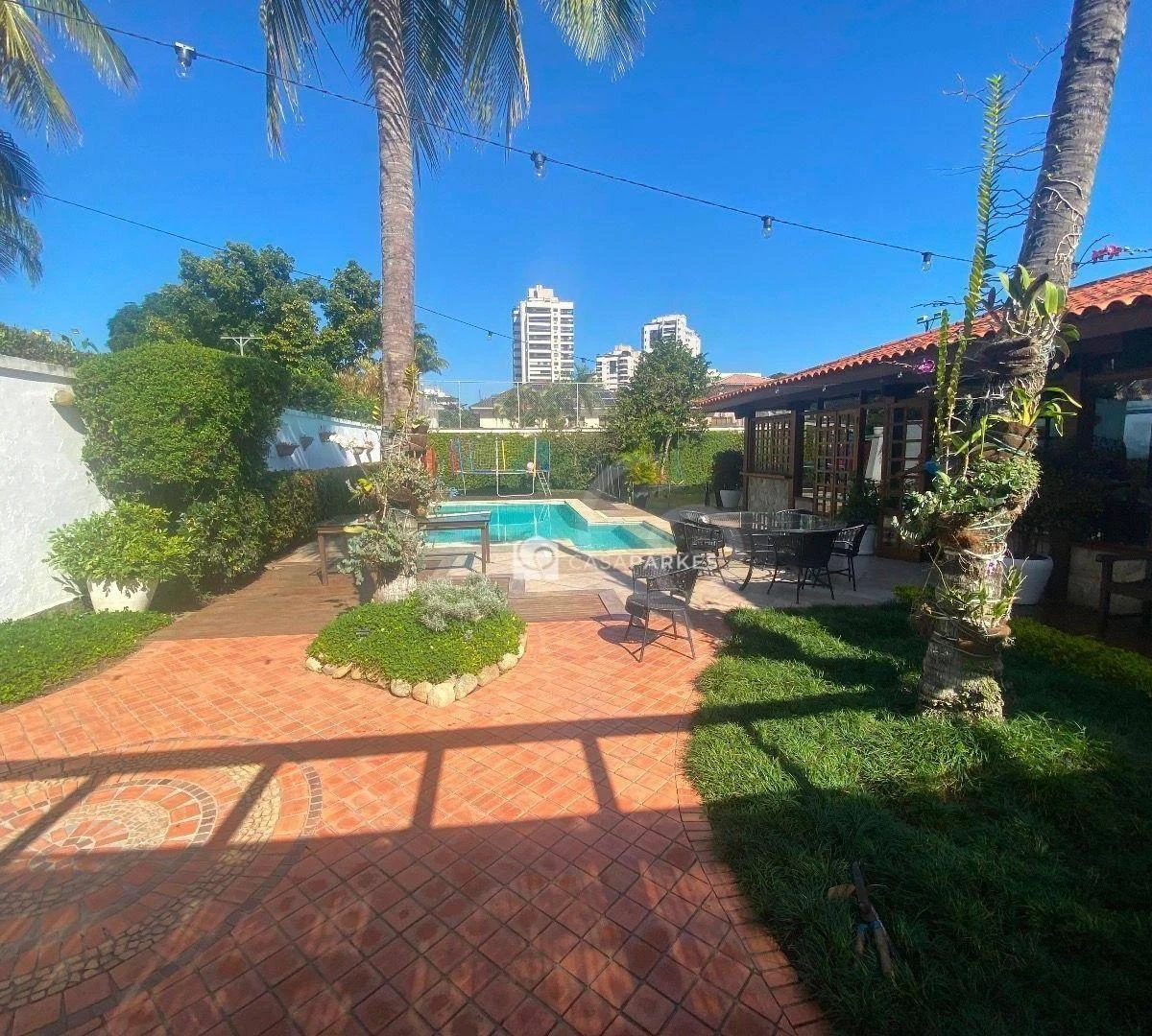 Casa com 5 quartos e 5 banheiros, 570 m², cozinha a gás — photo 13