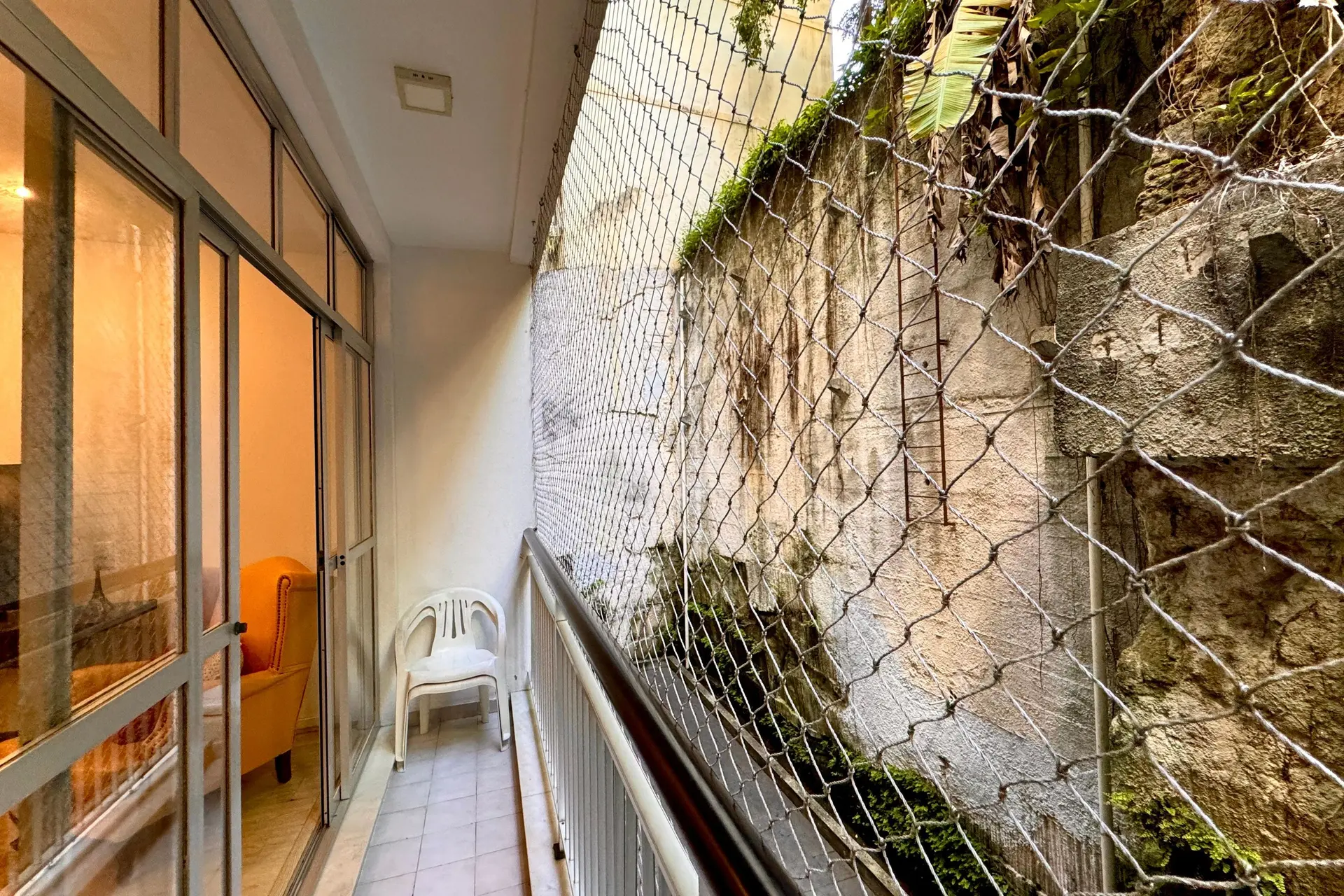 Furnished apartment, 96 m², with a glass-enclosed balcony — photo 28