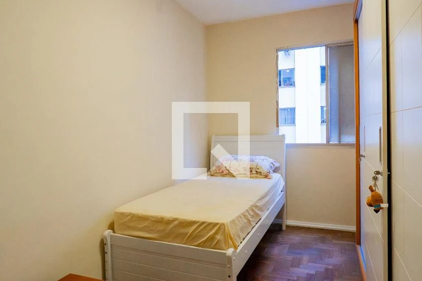 3-bedroom apartment in a building with a pool — photo 17