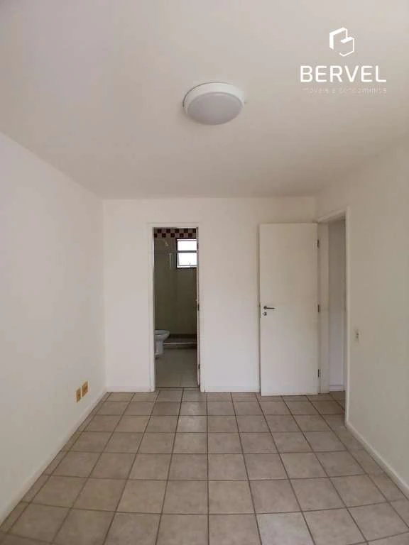 2-bedroom apartment with private BBQ and 1 parking spot — photo 5