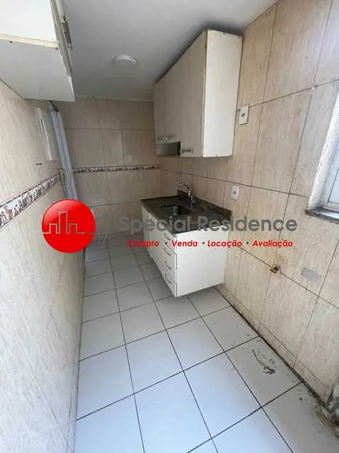 3-bedroom apartment in a building with a pool — photo 7