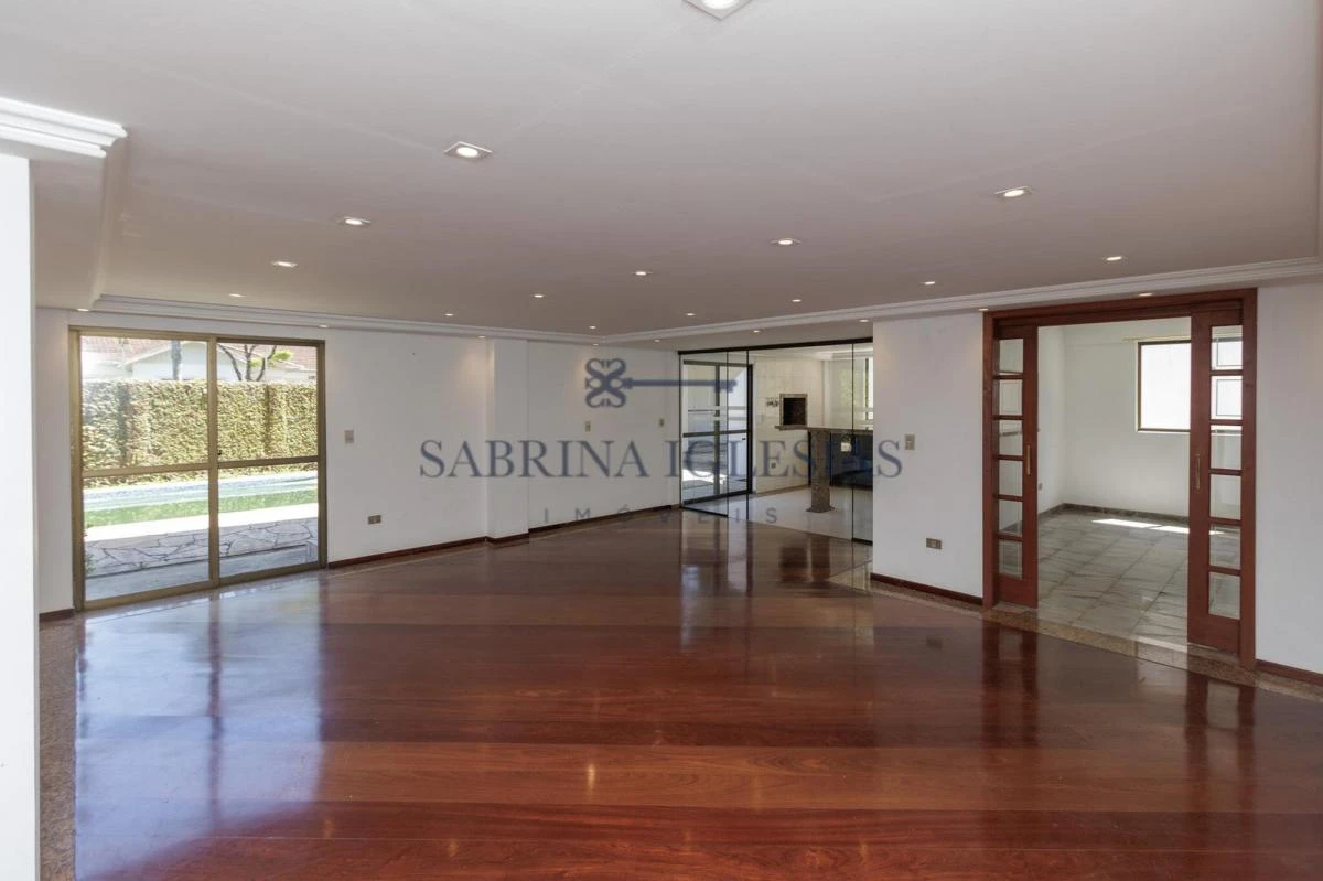 4-bedroom house with a grill on the balcony in Curitiba — photo 5