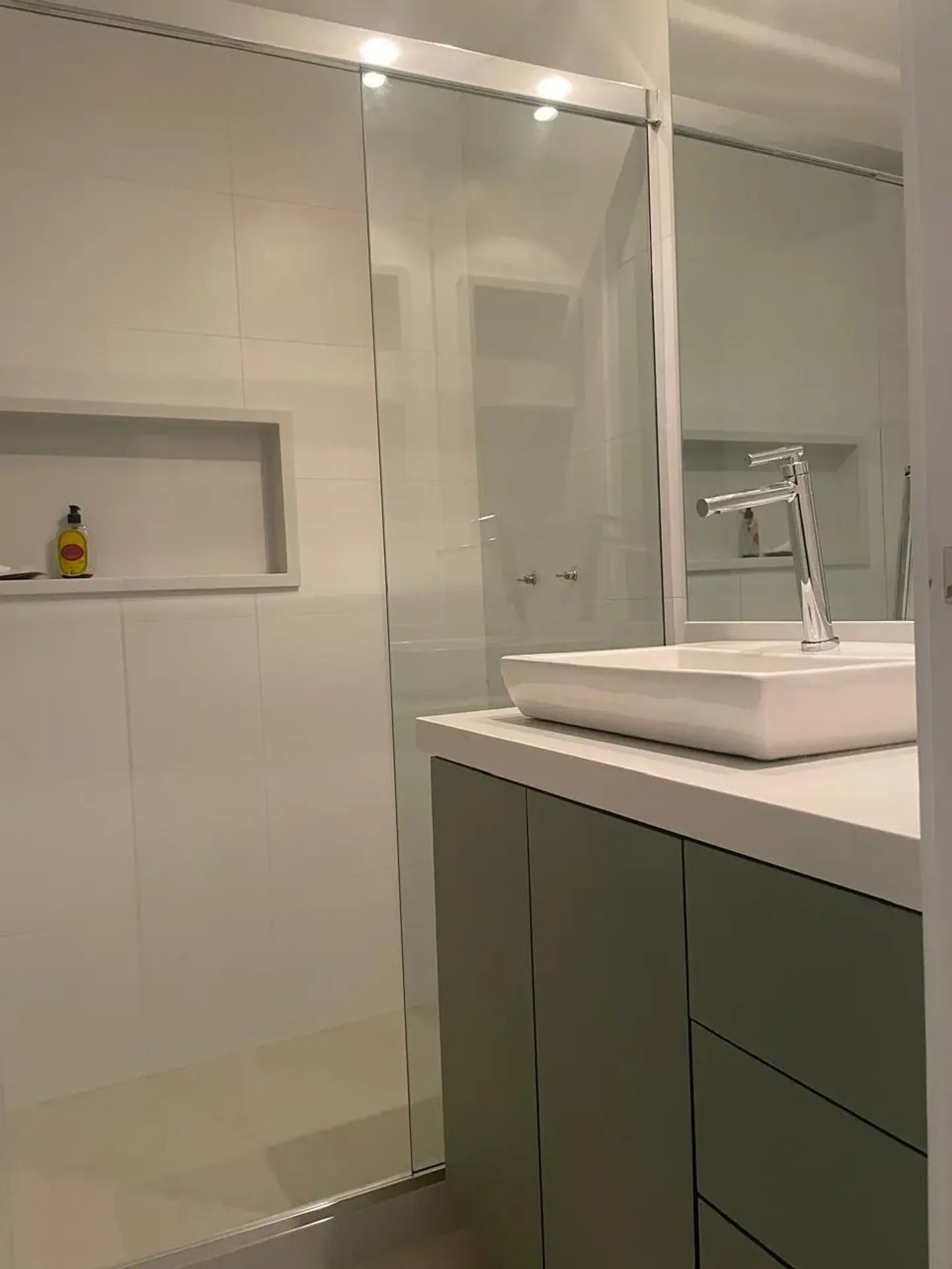 Apartment, 90 m², with wood or laminate floors — photo 12