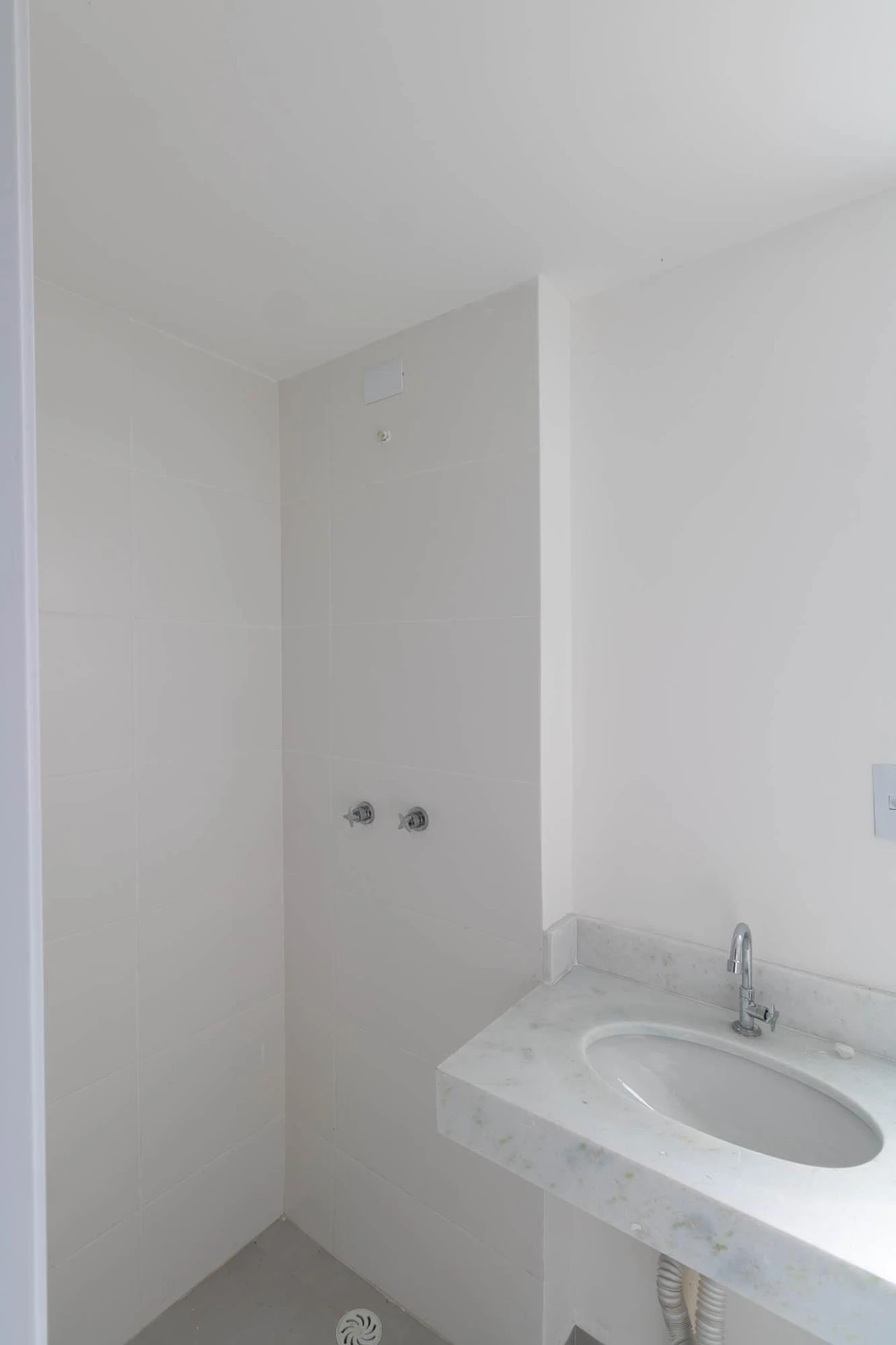 Apartment with 2 bedrooms, 1 en-suite and 1 parking spot — photo 55