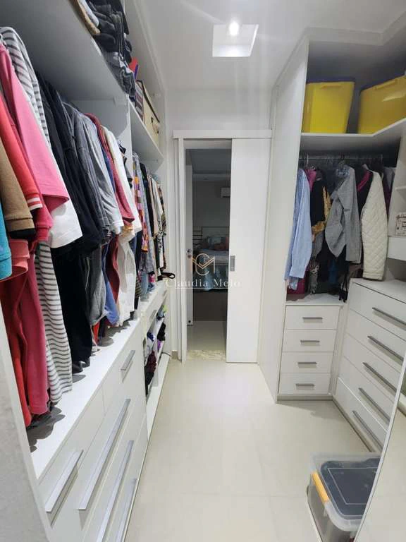Casa em condomínio com 3 suítes e 370 m², cozinha integrada — photo 9