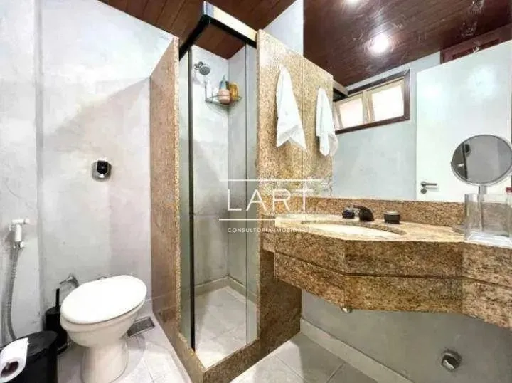 Duplex penthouse with 2 bedrooms and 4 baths, 108 m² — photo 8