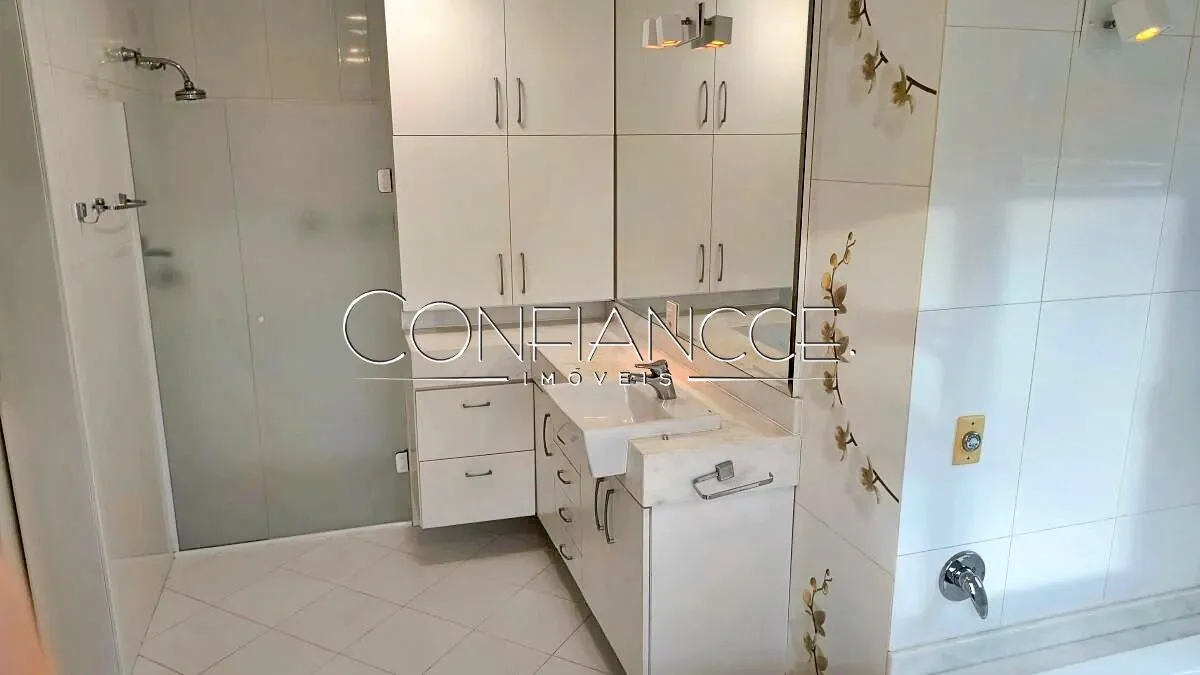 Casa em condomínio fechado com 5 quartos e 370 m² — photo 22
