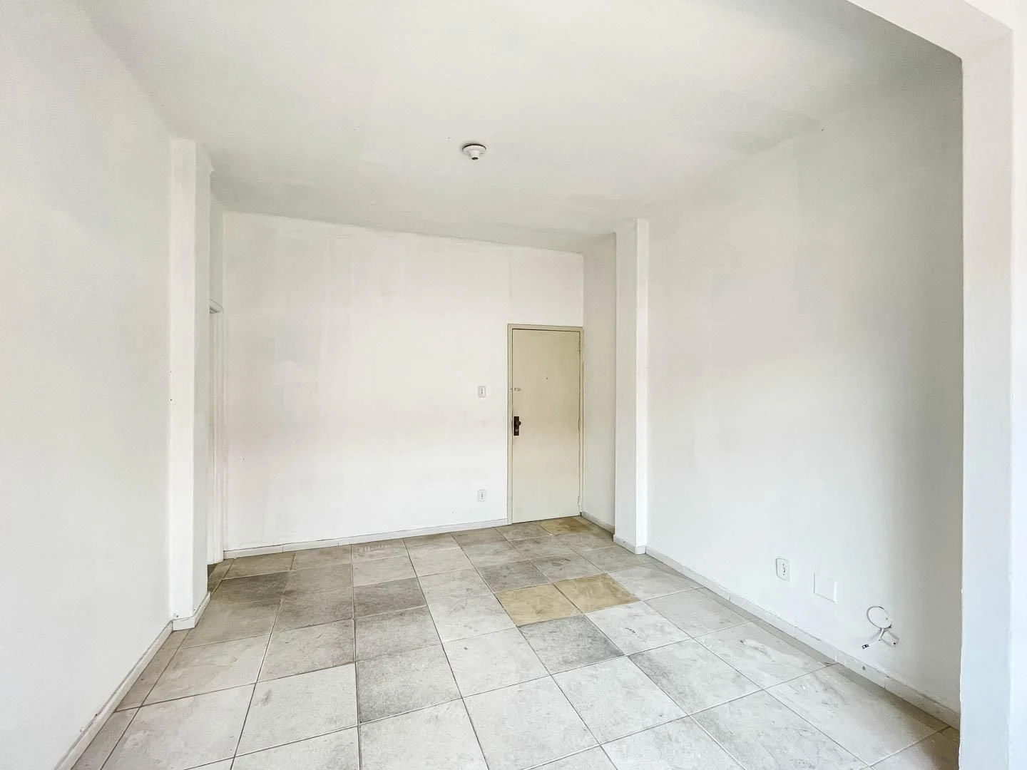 1-bedroom unfurnished apartment with no parking — photo 16