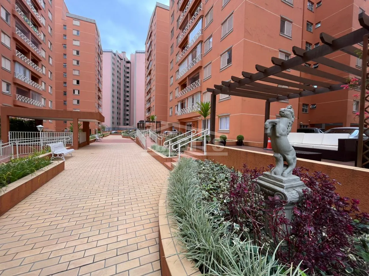 3-bedroom apartment with a balcony — photo 26