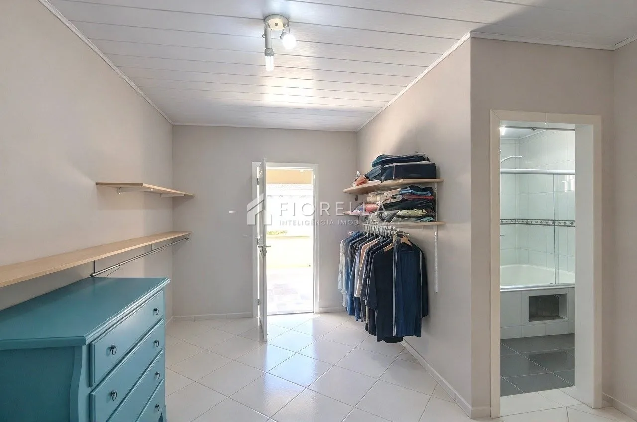 3-bedroom house with a grill on the balcony in Florianópolis — photo 11