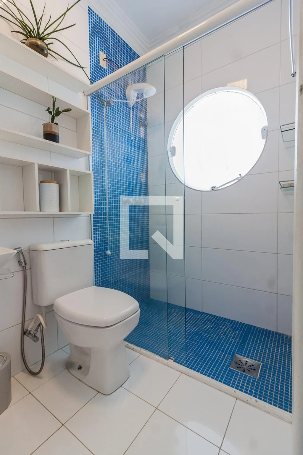 Furnished studio in a building with a pool — photo 29