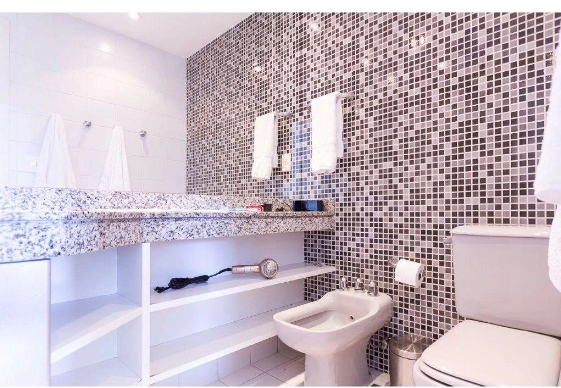 Apartamento mobiliado de 214 m² com 4 quartos e 5 banheiros — photo 28