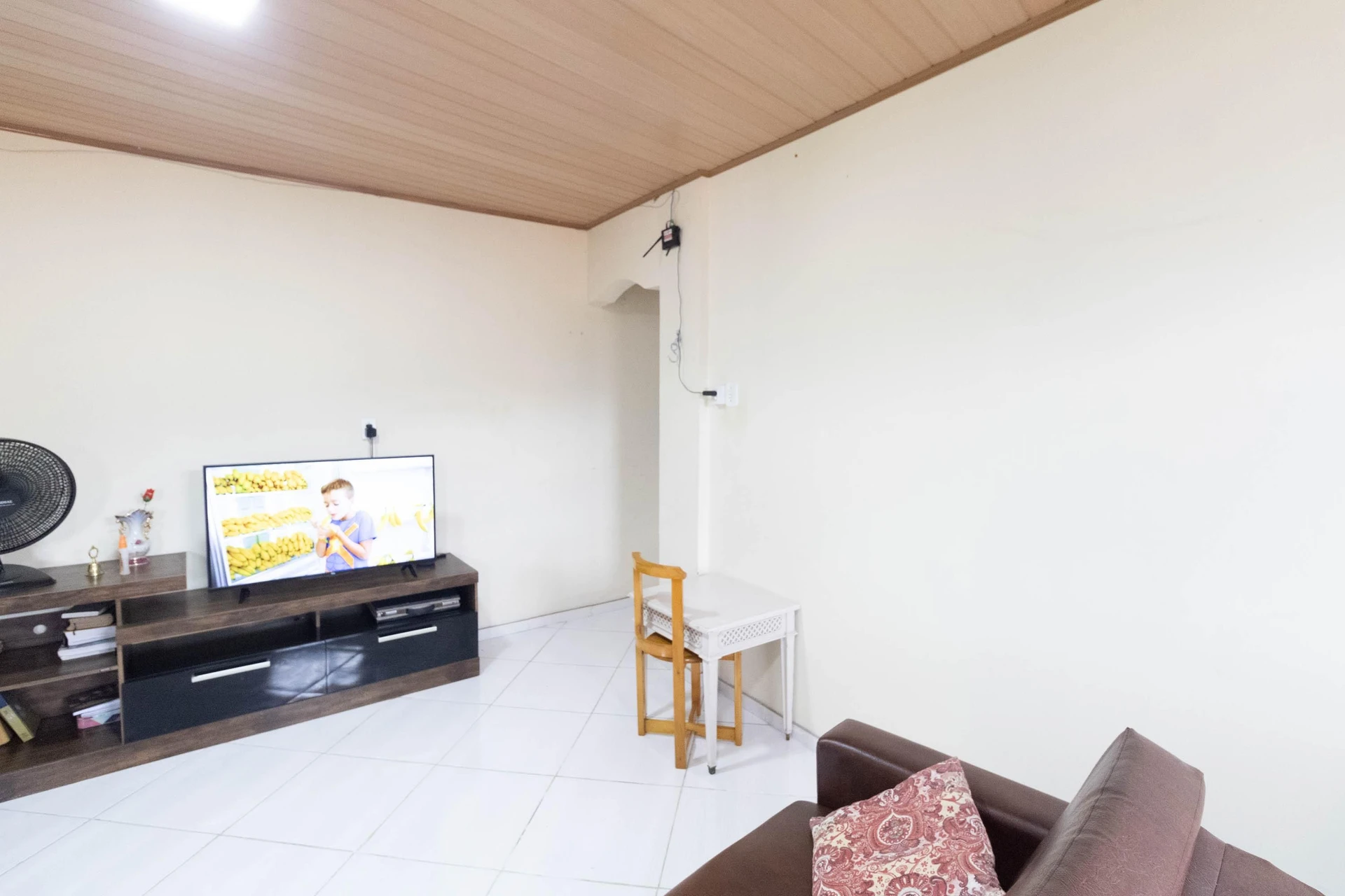 Furnished house with 1 bedroom and 1 bath plus parking — photo 16