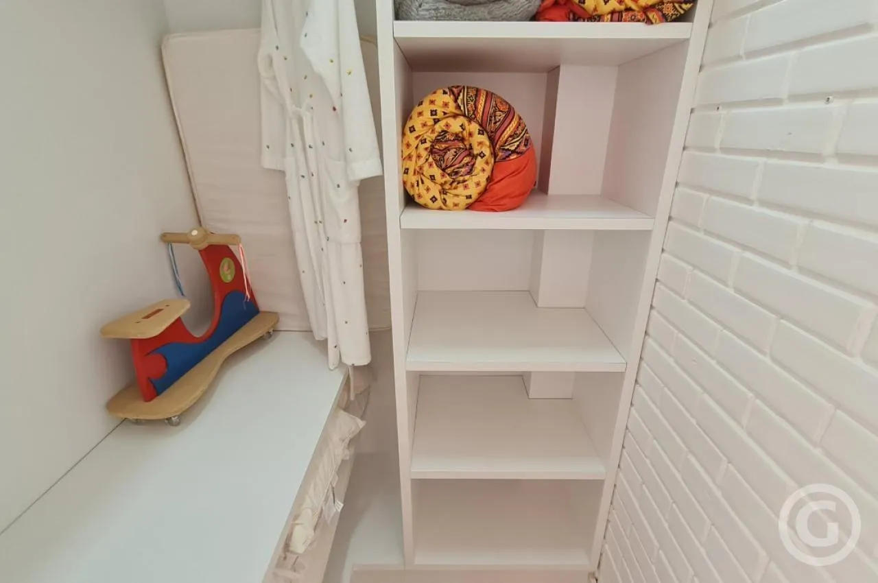 Furnished 4-suite house with balcony built-in BBQ