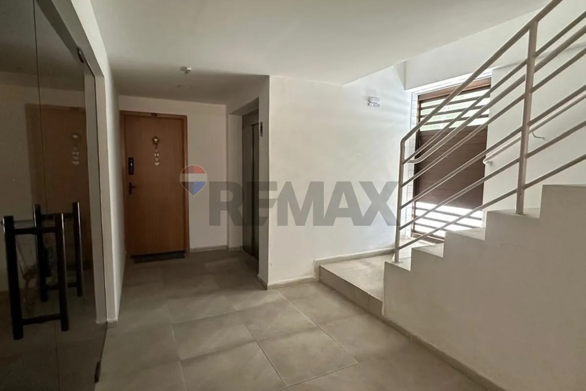 Home office in a 2-bedroom apartment, 43 m² — photo 20