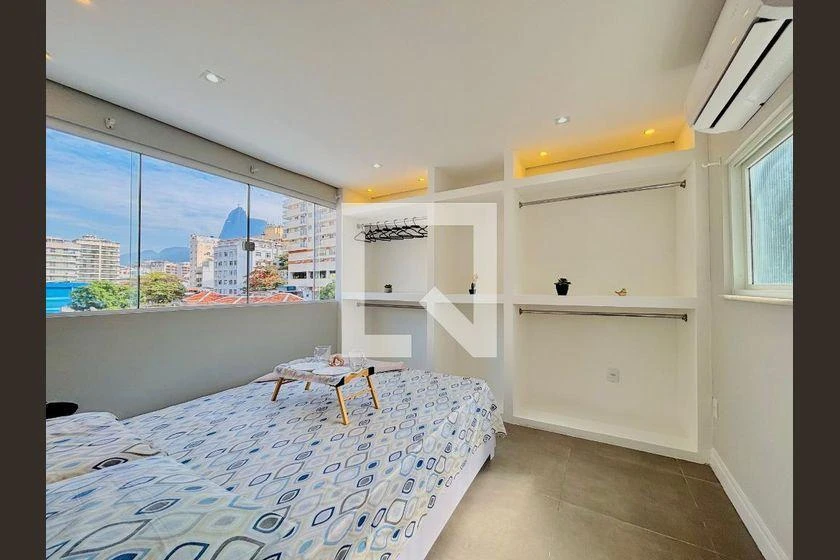 Apartamento amueblado de 1 dormitorio y cocina abierta