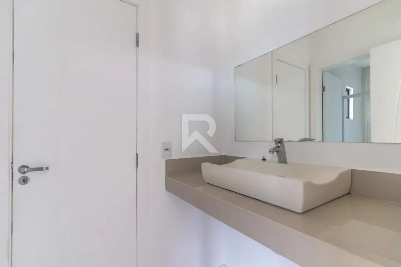 House with 5 bedrooms and 3 parking spaces — photo 13