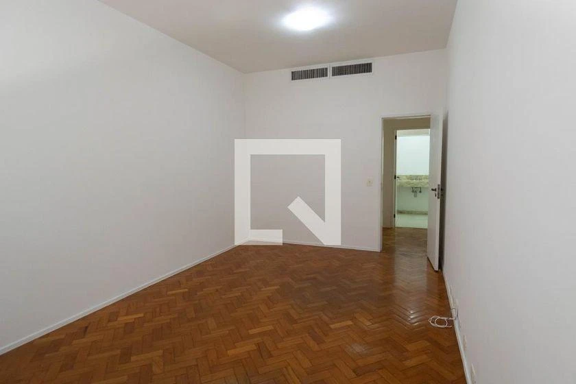 Rental apartment with 4 bedrooms and 4 bathrooms — photo 34
