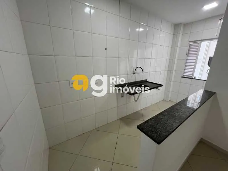 Apartment with closed-off gas kitchen and 3 bedrooms — photo 9