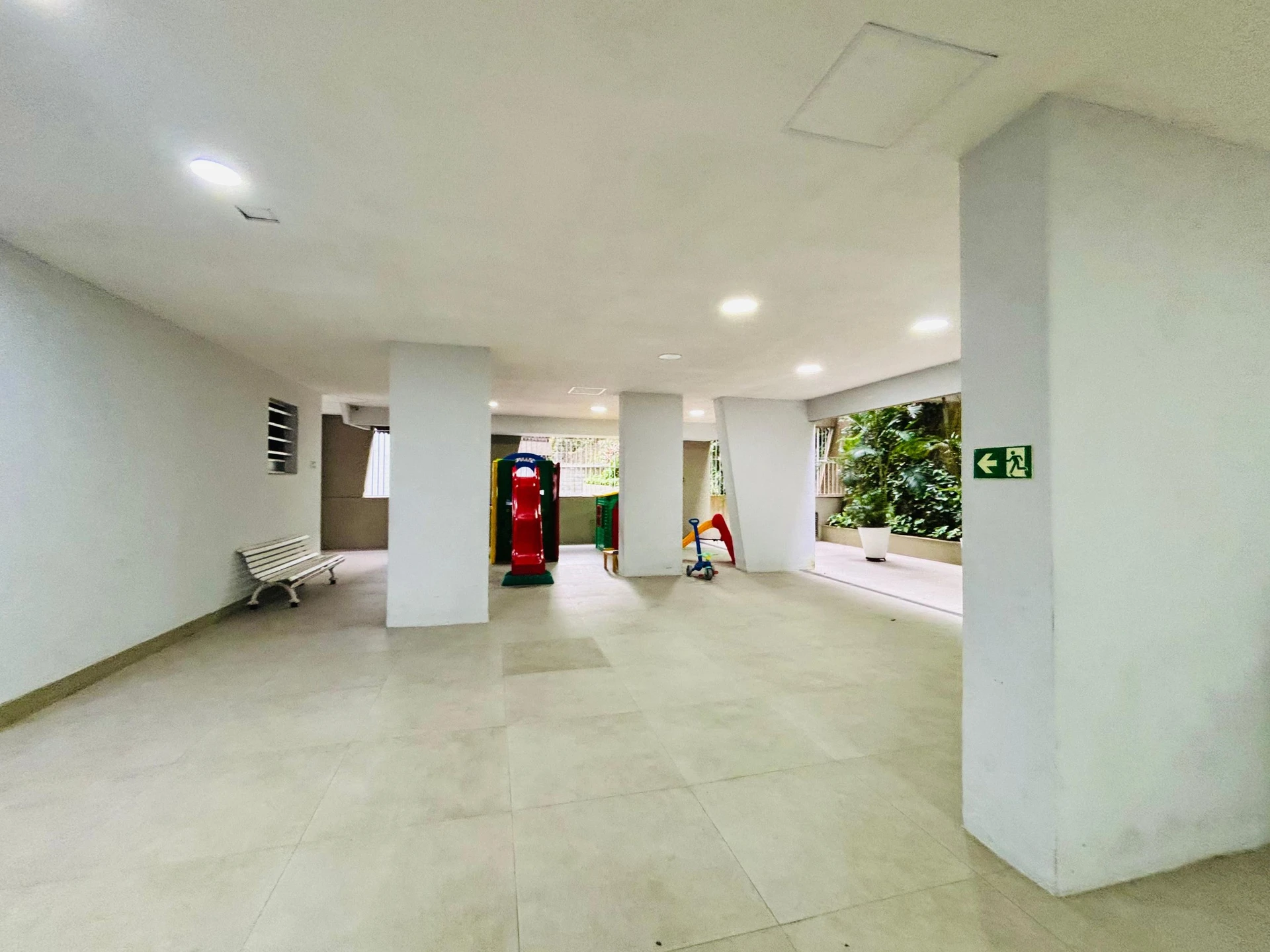 100 m² apartment with a water view and a washing machine — photo 22