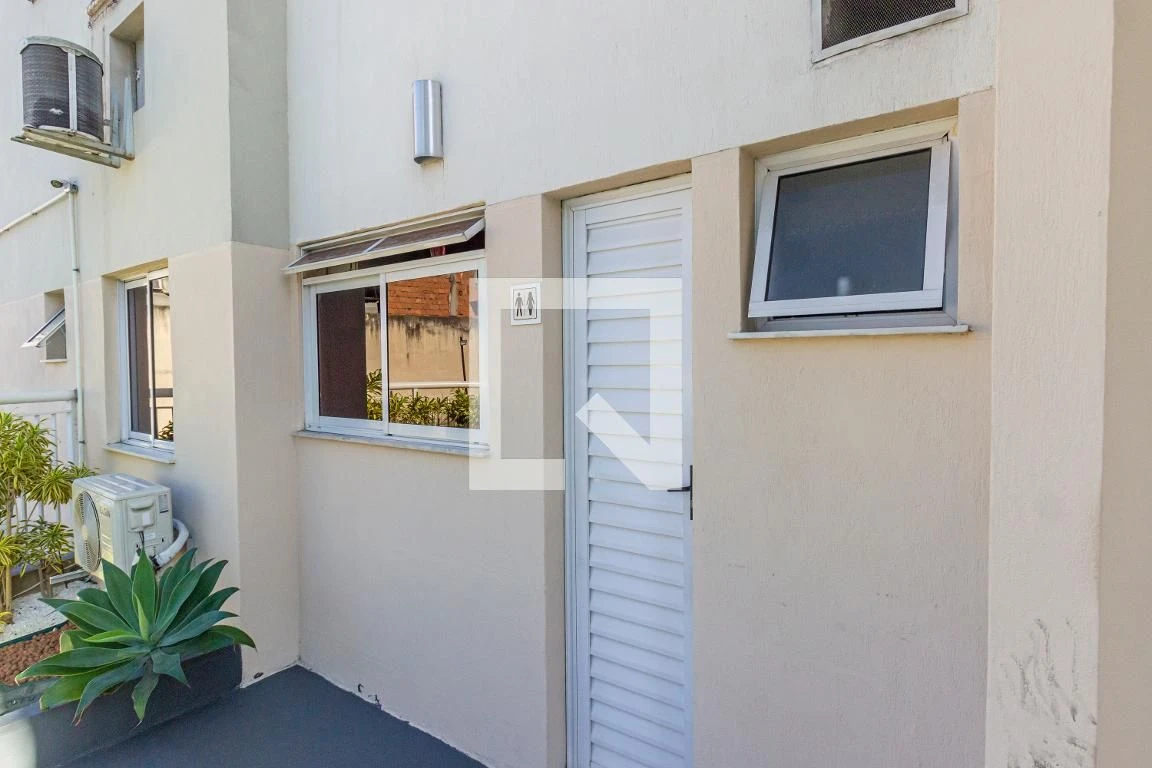 2-bedroom apartment in a building with a gym — photo 66