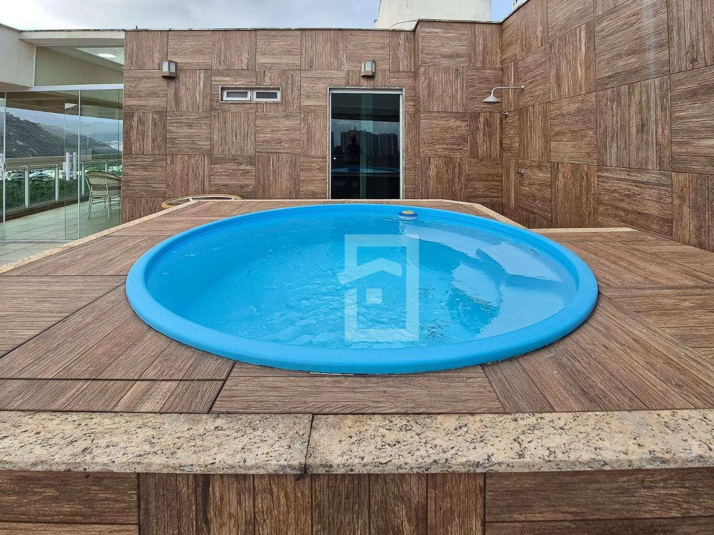 Furnished 235 m² apartment with 4 bedrooms — photo 38