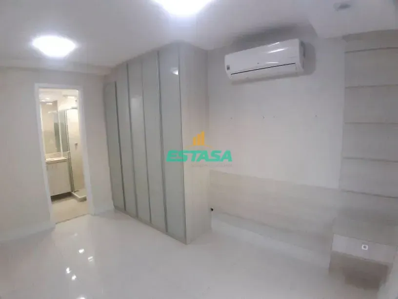 Apartment with 3 bedrooms and a closed kitchen with gas — photo 3