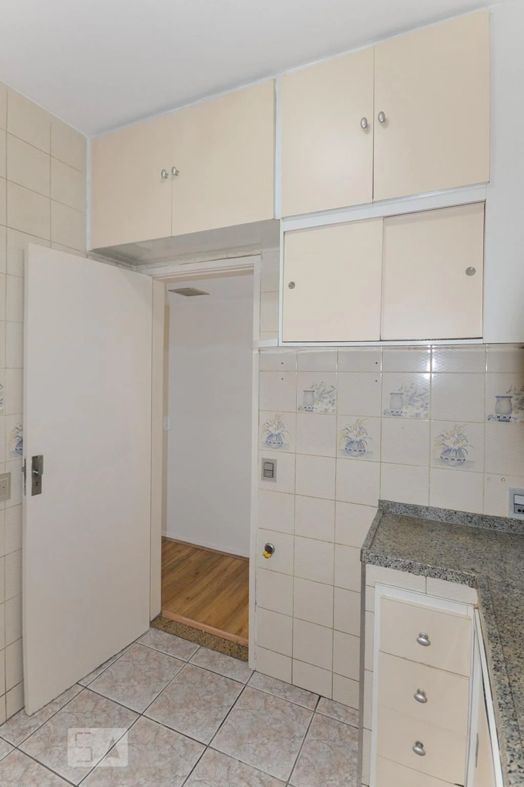 3-bedroom apartment with a mountain view — photo 12