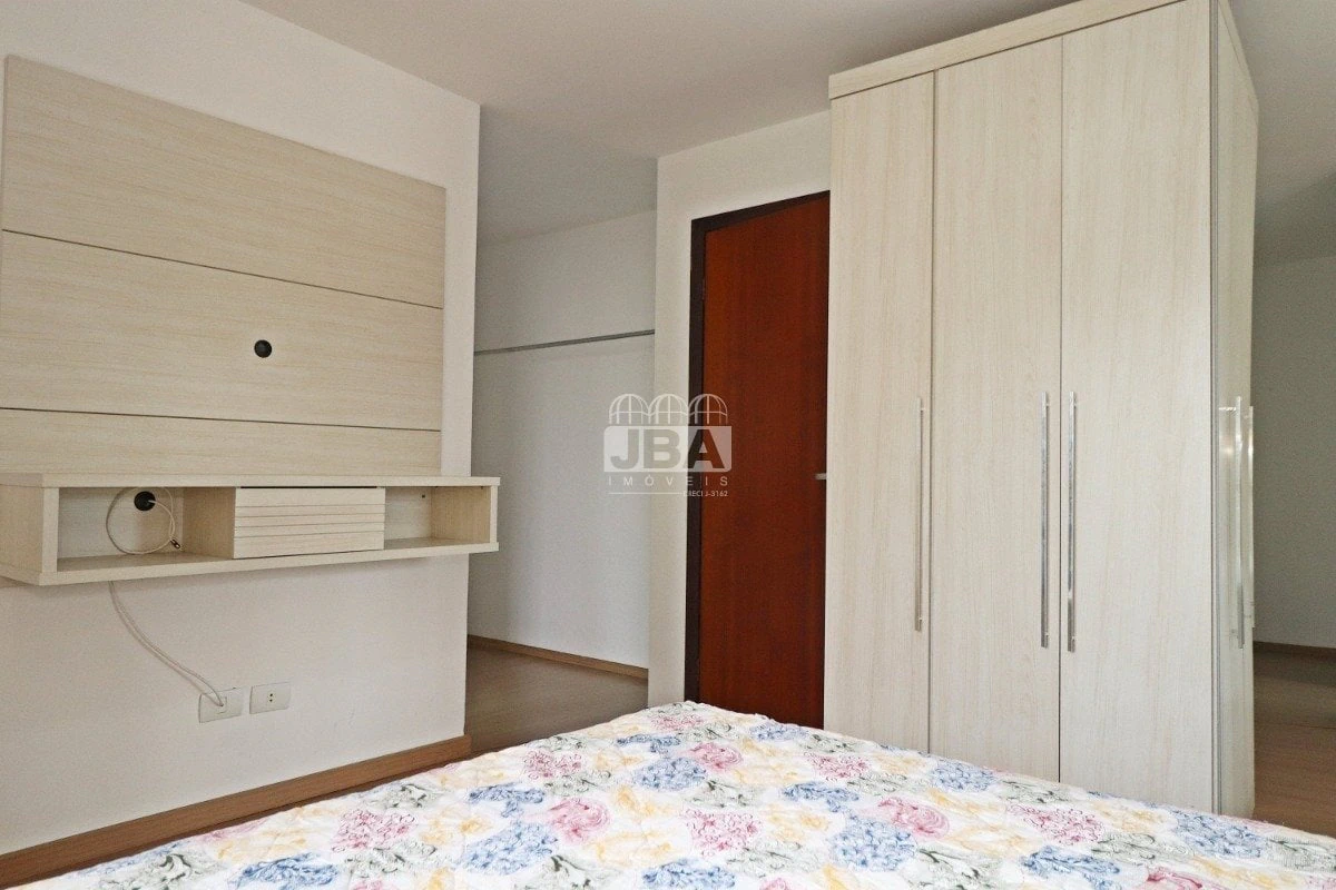 3-bedroom house with a bathtub in Curitiba — photo 7