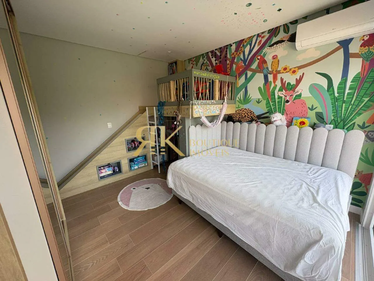 House with 4 en-suite bedrooms and a private pool — photo 6